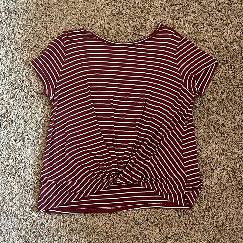 Women’s Eyeshadow red and white T-shirt size large